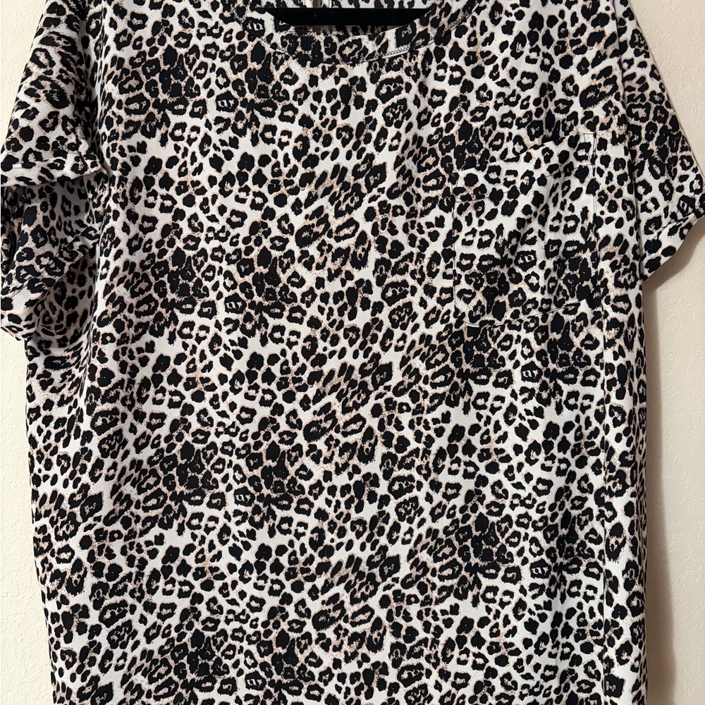 Buffalo David Bitton Black and White Animal Print blouse size XL